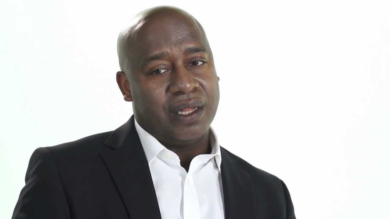 Dr Ken Greaves