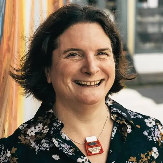 Dr Naomi Fisher